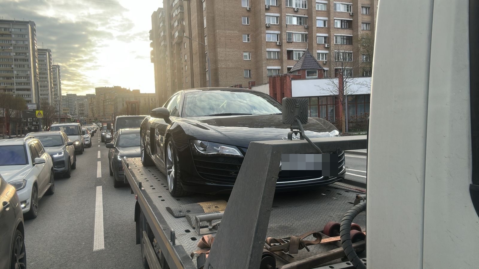 Эвакуация легкового автомобиля по Москве